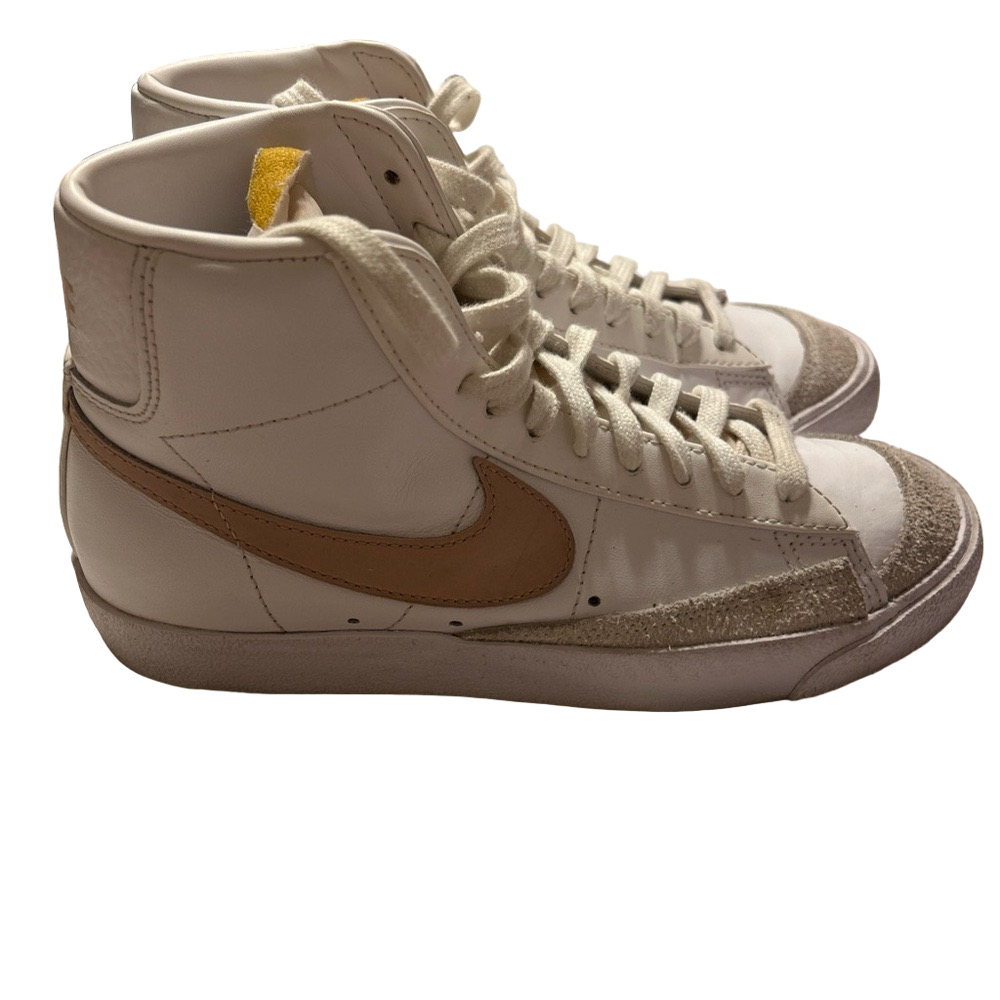 Nike Blazer 77 vintage mid White and pink High-Top Sneakers size 8 GUC
